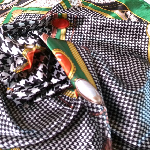 Large Square Scarf Houndstooth Print Silky Satin - Picture 2 of 9